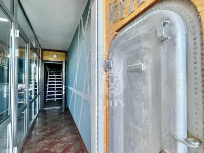 Коммерческая 880 м², Утёс — миниатюра 8
