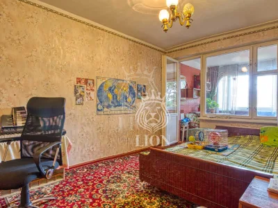 3-к квартира 68.2 м² 4/5 эт., Октябрьская — миниатюра 6