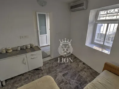 1-к квартира 16.3 м² 1/2 эт., Краснофлотский пер. — миниатюра 9