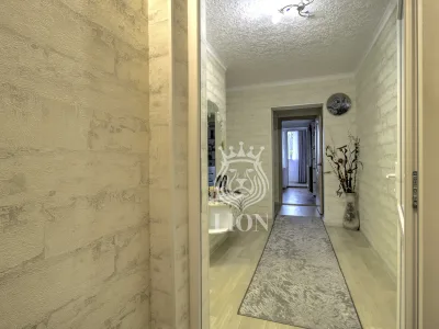 2-к квартира 79.1 м² 2/5 эт., Октябрьская — миниатюра 6
