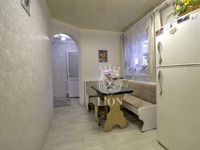 2-к квартира 79.1 м² 2/5 эт., Октябрьская — миниатюра 8